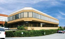 Meridian North Office Building: 10740 Meridian Ave N, Seattle, WA 98133