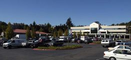 Oswego Towne Square: 9 Monroe Pkwy, Lake Oswego, OR 97035