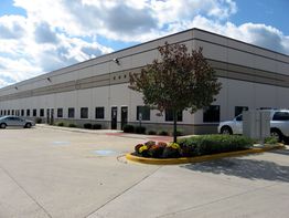 761 N 17th St, St Charles, IL 60174