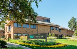 The Grove Office Park: 2100 Manchester Rd, Wheaton, IL 60187