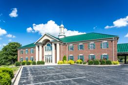 Regional Bank Anchored Office Building | Richmond KY: 1001 Gibson Bay Drive, Richmond, KY 40475