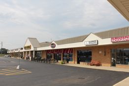 Lake Of The Woods Plaza: 12200 N Brentfield Dr, Dunlap, IL 61525