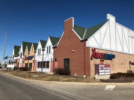 The Cottage Shoppes of Elmhurst: 623 W North Ave, Elmhurst, IL 60126