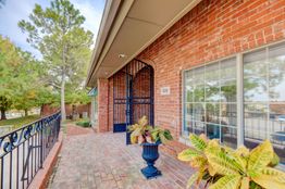 Lee's Crossing: 1320 E 9th St, Edmond, OK 73034