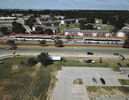 Brentwood Plaza: 7500 S 84th St, La Vista, NE 68128