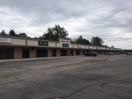 Windsor Square: 7316-7322 N. University St., Peoria, IL 61614