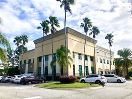 8043 Cooper Creek Blvd, University Park, FL 34201