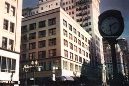 610 SW Broadway, Portland, OR 97205