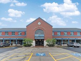 Shops on Elm: 607 Elm Pl, Highland Park, IL 60035