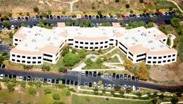 Hillside Corporate Center: 555 Saint Charles Dr, Thousand Oaks, CA 91360