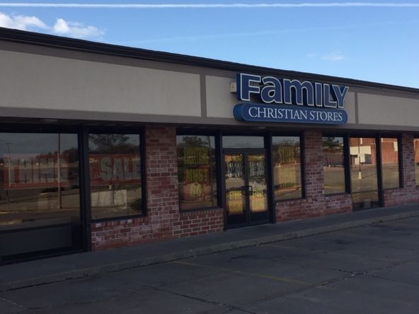 Retail For Rent at 320 West Kimberly Road