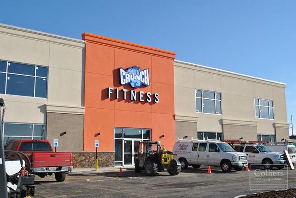 Crunch Fitness - 3401 Ibsen Ave, Cincinnati, OH 45209 