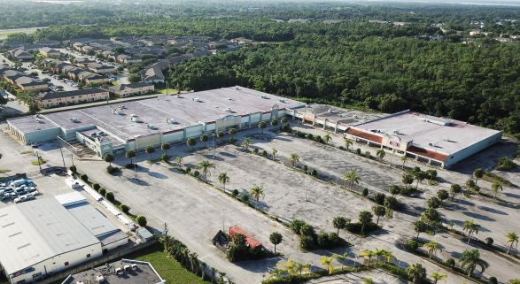 Retail For Sale at 2921 S Orlando Dr