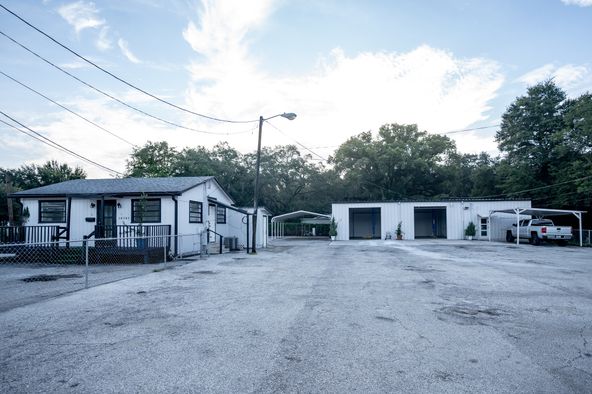 N. Florida Ave Warehouse or Automotive/Office/Showroom- 6,061 SF - 14041 N Florida Ave, Tampa, FL 33613